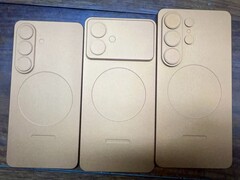 Påstådda dummy-enheter av Galaxy S26/Pro (vänster), Galaxy S26 Edge (mitten) och Galaxy S26 Ultra (höger). (Bildkälla: Sony Dickson på X)