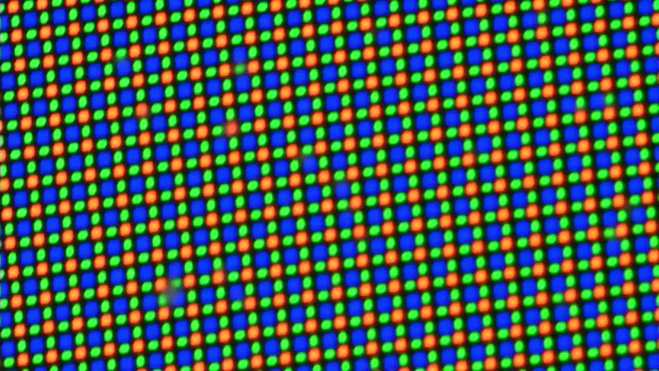 LG:s blå fosforescerande tandem OLED har potential att krympa blå pixlar samtidigt som den använder mindre ström för att generera samma eller bättre ljusstyrka jämfört med nuvarande OLED-paneler (visas förstorad). (Bildkälla: Notebookcheck)