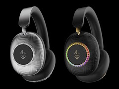 Loewe Ice Diamond (vänster) och Noir Rainbow (höger) är ultralyxiga, juvelprydda hörlurar tillverkade i samarbete med Jacob &amp;amp; Co. (Bildkälla: Loewe)
