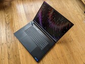 Razer Blade 18 laptop recension: Mindre än många bärbara 17-tums gamingdatorer