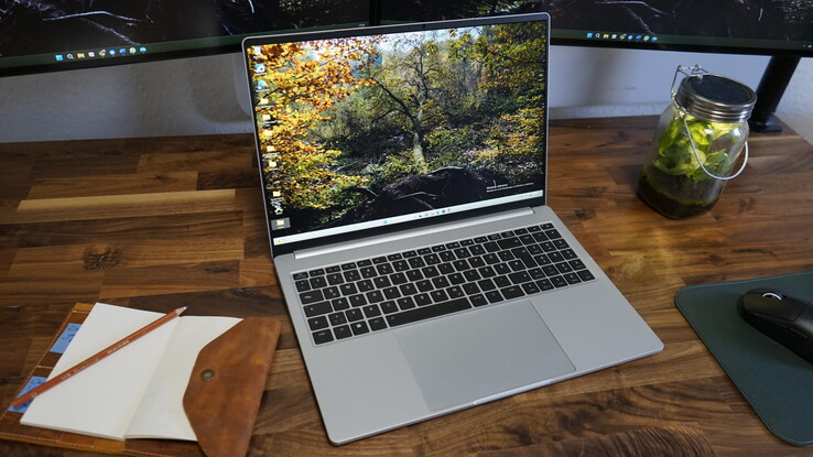 Schenker Vision 16 Ultrabook med 240 Hz-skärm