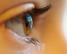 Mjuka kontaktlinser ger möjlighet till direktseende i nära infrarött. På bilden: Ett mänskligt öga - stockbild. (Bildkälla: Adrian Gordon, Unsplash)