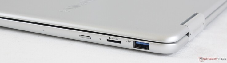 Höger: På-knapp, MicroSD-plats, USB 3.0 Typ A