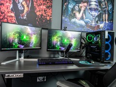 En PC-installation med dubbla skärmar (Bildkälla: Ella Don via Unsplash)