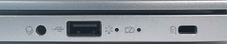 Höger: kombinerad ljudport, 1x USB 2.0 Type-A, Kensington Lock