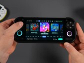 Den bärbara spelkonsolen Anbernic RG 55G1 har en 5,5-tums 1080p IPS-skärm.