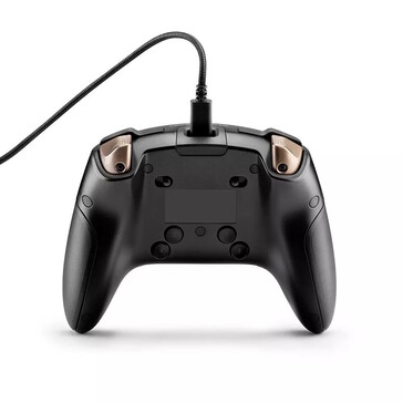 Styrenheten har ytterligare knappar på baksidan (Bildkälla: Thrustmaster)