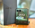 Den externa skärmen kommer från Razr Ultra 2026; på andra områden har man sparat in på Razr Plus 2026 för att hålla priset nere.