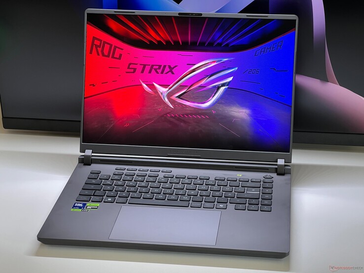 Asus ROG Strix G16 G615 recenserad av Notebookcheck