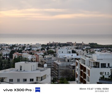 Vivo X300 Pro 200 MP 85 mm telefoto.