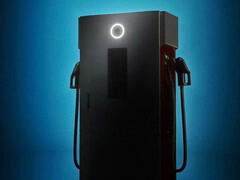 Stapeln på 1,5 MW ger 2.400 A ström och full 0-100% laddning på 15 minuter. (Bildkälla: Huawei)