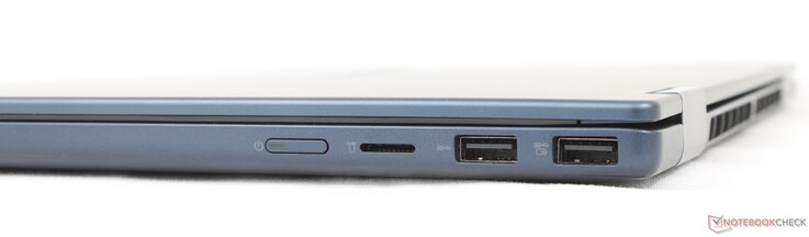 Höger sida: Strömknapp, MicroSD-läsare, 2x USB-A (5 Gbps)