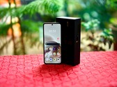 Motorola Razr 70 har två mycket ljusstarka skärmar.