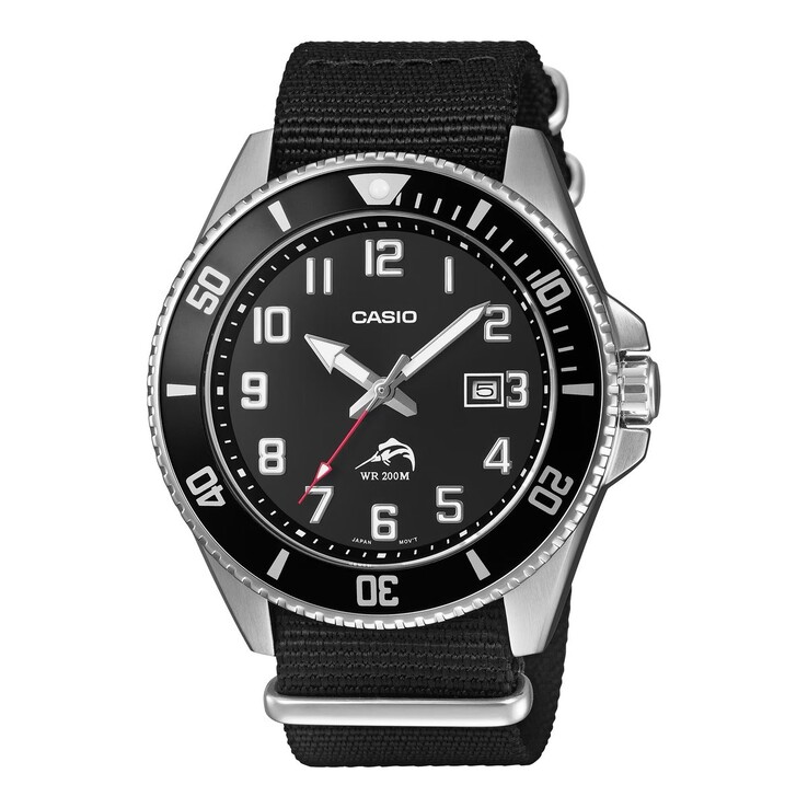 Casio Duro MDV106C-1AV dykarklocka med svart urtavla, tydliga arabiska siffror, svart enkelriktad vridring, boett i rostfritt stål och svart tygarmband.