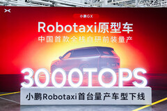 Den första serietillverkade autonoma L4-robotaxin från Xpeng är baserad på flaggskeppet GX SUV och körs helt utan LiDAR eller HD-kartor tack vare massiv datorkraft ombord