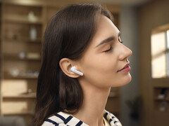 FreeBuds SE 4 ANC kostar 59 GBP i Storbritannien. På bilden: en reklambild av öronsnäckorna. (Bildkälla: Huawei)