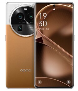 Oppo Find X6 Pro i färgen Desert Silver Moon