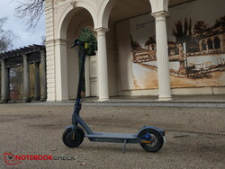 Xiaomi Mi Electric Scooter 3, tillhandahållen av Xiaomi