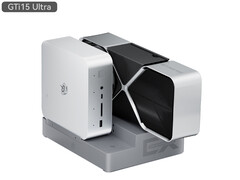 GTi15 Ultra, som har 64 GB RAM och 1 TB lagringsutrymme, finns nu tillgänglig över hela världen. På bilden: minidatorn med eGPU-docka. (Bildkälla: Beelink)