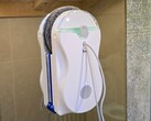 Fönster, speglar, dörrar – Test av fönsterputsroboten Hutt 10