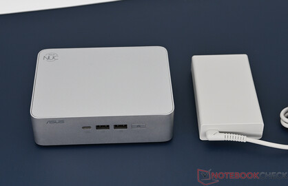 Asus NUC 15 Pro+ med strömförsörjningsenhet (19,5 V; 7,7 A)