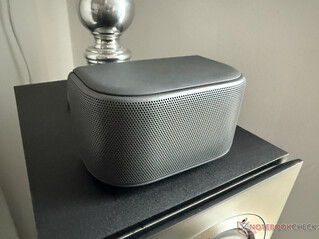 Det kompakta stereohögtalarparet ger ett fantastiskt bra ljud