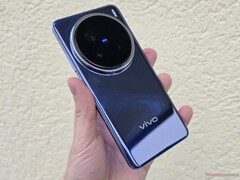 Vivo X200 FE kommer att drivas av en MediaTek SoC av senaste generationen till skillnad från Vivo X200 Pro som visas här (bildkälla: Notebookcheck)
