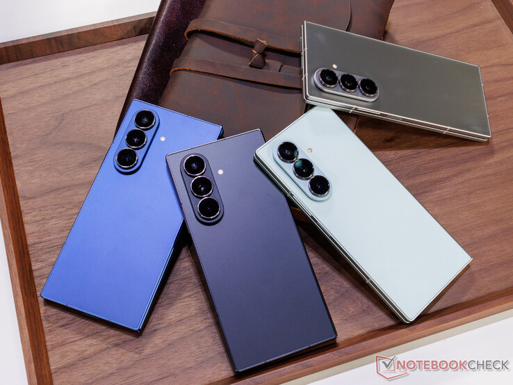 Galaxy Z Fold7 i de fyra färgalternativen vid lanseringen. (Bildkälla: Notebookcheck)