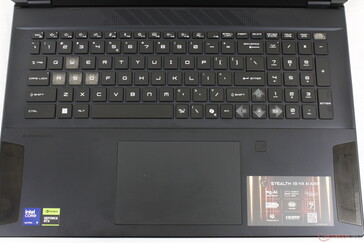 Rymligt tangentbord i full storlek för både spel och innehållsskapande