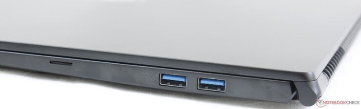 Höger: MicroSD, 2x USB Typ A USB 3.2 Gen. 2