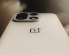 OnePlus 15 i färgställningen Sand Dune. (Bildkälla: OnePlus)