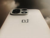 OnePlus 15 i färgställningen Sand Dune. (Bildkälla: OnePlus)