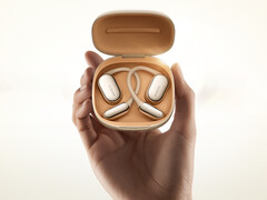 OpenWear Stereo Pro kostar 149,99 euro i EU. På bilden: en kampanjbild av öronsnäckorna med öppet öra. (Bildkälla: Xiaomi)