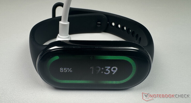 Laddning av Xiaomi Smart Band 8