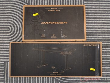 Två av de tre lådorna som DXRACER Tidal levereras i.