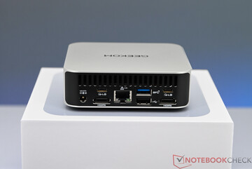 Geekom A8 - Portar på baksidan