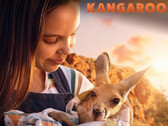 Lily Whiteley som Charlie med en räddad joey (Bildkälla: Flixster)