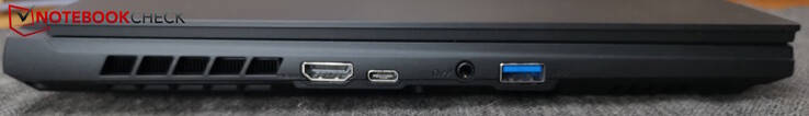 Vänster: HDMI, USB-C 3.0, 3,5 mm headset, USB-A 3.0