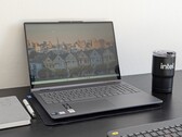 Lenovo IdeaPad 5 2-in-1 16IAL10 recension: Cabriolet med stor skärm och Intel Arrow Lake