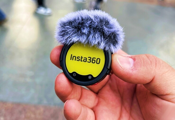 Insta360 Mic Pro har en... display.