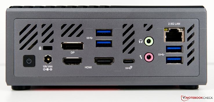 Tillbaka: Kensington-lås, strömförsörjning, HDMI, 2x DisplayPort, 4x USB 3.2 typ A, 1x USB 3.2 typ C, 3,5 mm Klinke (headset och mikrofon), RJ45 2.5G