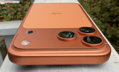 försäljningen av iPhone 17-serien (bilden) bidrog till att öka Apple's värdering (Bildkälla: Notebookcheck)