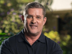 En arkivbild av Glen A. Schofield (bildkälla: IMDB)