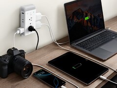 Govee&#039;s nya Smart Plug Outlet Extender (bilden) har en inbyggd nattlampa. (Bildkälla: Govee)