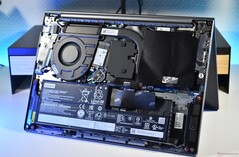 Lenovo ThinkBook 14 G9 IPL:s interna komponenter.