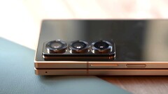 En läckande källa ger nya ledtrådar om funktionerna i Galaxy Z Fold7 och Galaxy Z Flip7. Det här fotot visar den nuvarande Samsung Special Edition. (Bildkälla: Ben's Gadget Reviews)