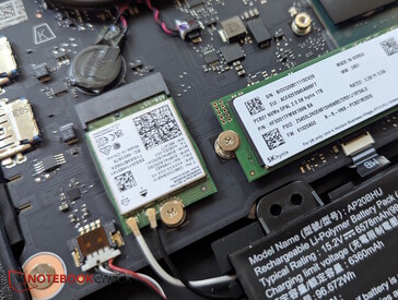 SSD 1 och Wi-Fi-modul