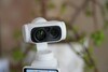 Vidvinkelobjektivet fästs magnetiskt ovanpå kamerans sensor och utökar synfältet ytterligare till 108 grader