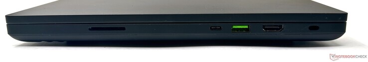Just det: UHS-II SD-kortläsare, Thunderbolt 4, USB 3.2 Gen2 Type-A, HDMI 2.1-out, Kensington-lås