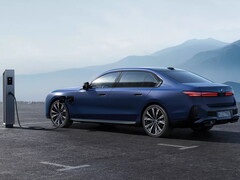 E-BMW vid en laddstation